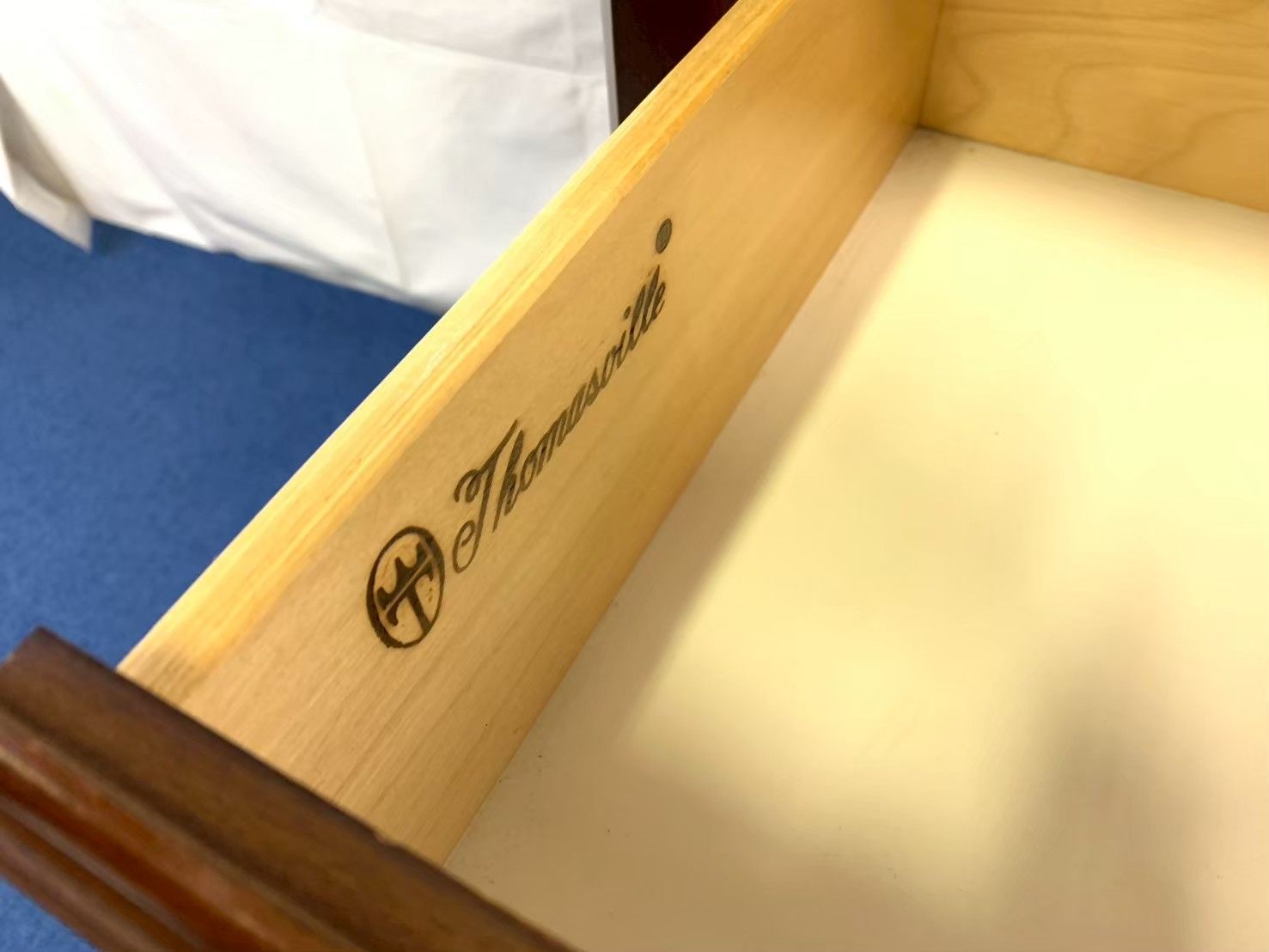 トーマスビル 4段チェスト