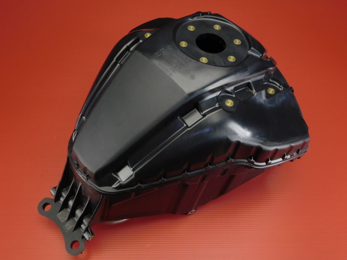 160 評価A BMW F900R 2020 純正 樹脂製 フューエル ガソリン タンク K838567870A102 100000045940 11564310 f0495R21k