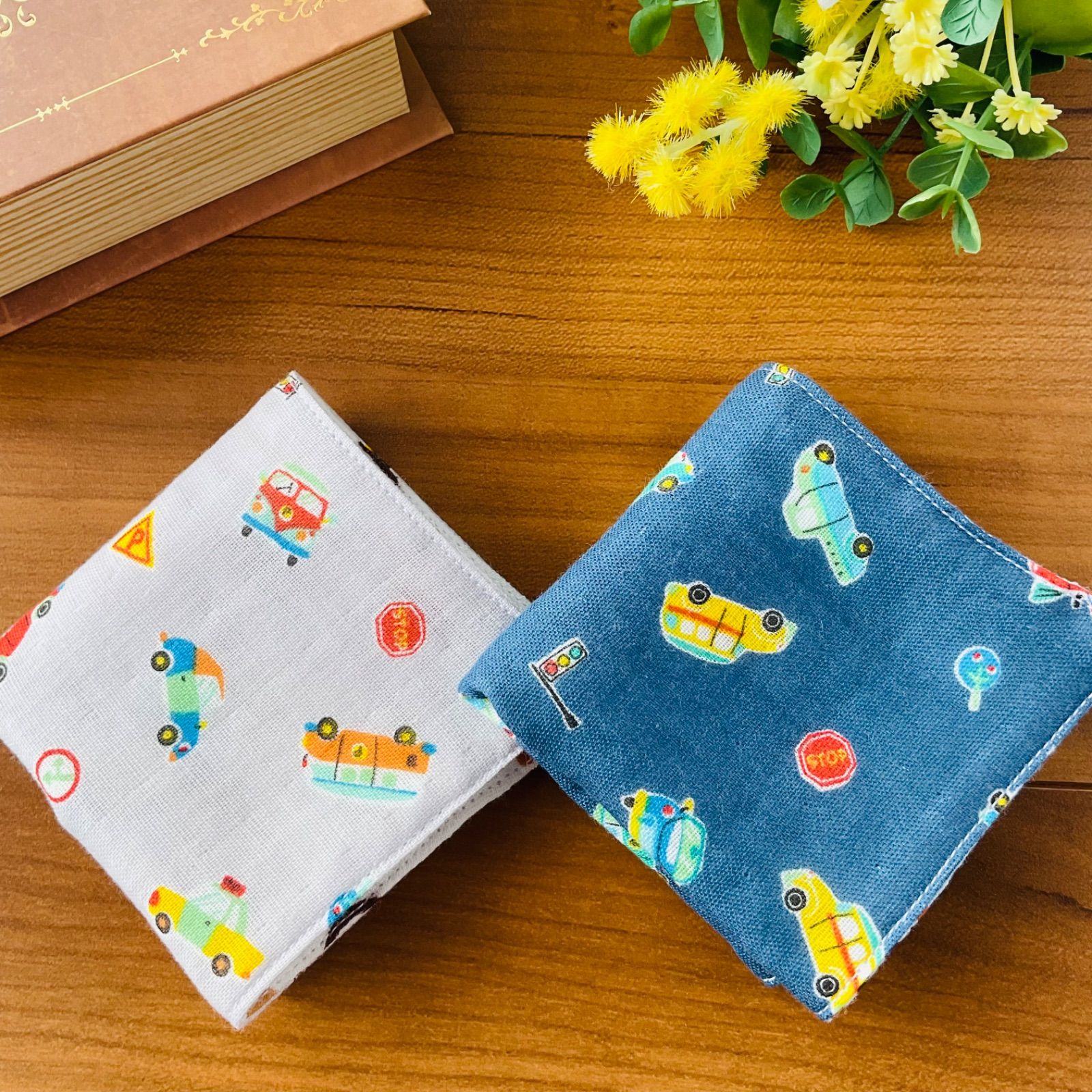 ダブルガーゼ＊ハンカチ＊ハンドメイド　こぶた&お花の観覧車　4枚セット 15200a_01.jpg