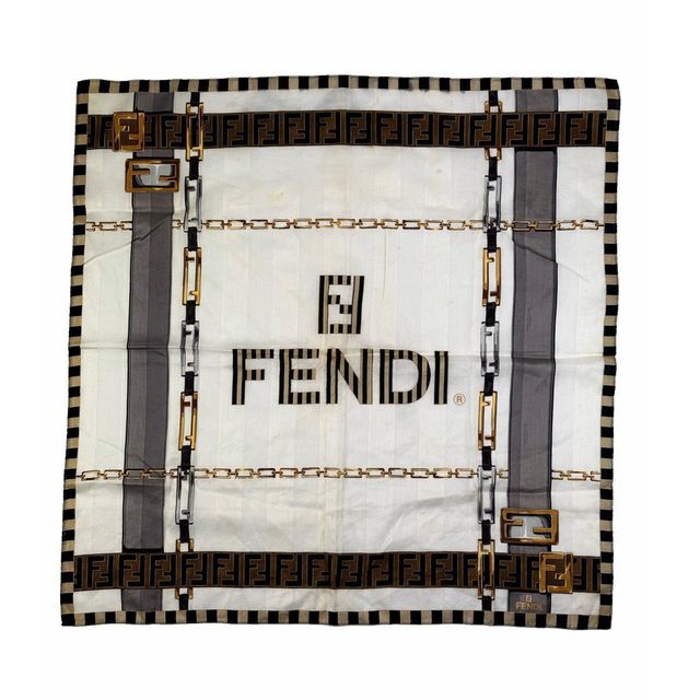 フェンディ FENDI バンダナ ハンカチ スカーフ 首飾り ズッカ 