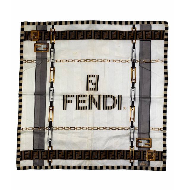 フェンディ FENDI バンダナ ハンカチ スカーフ 首飾り ズッカ