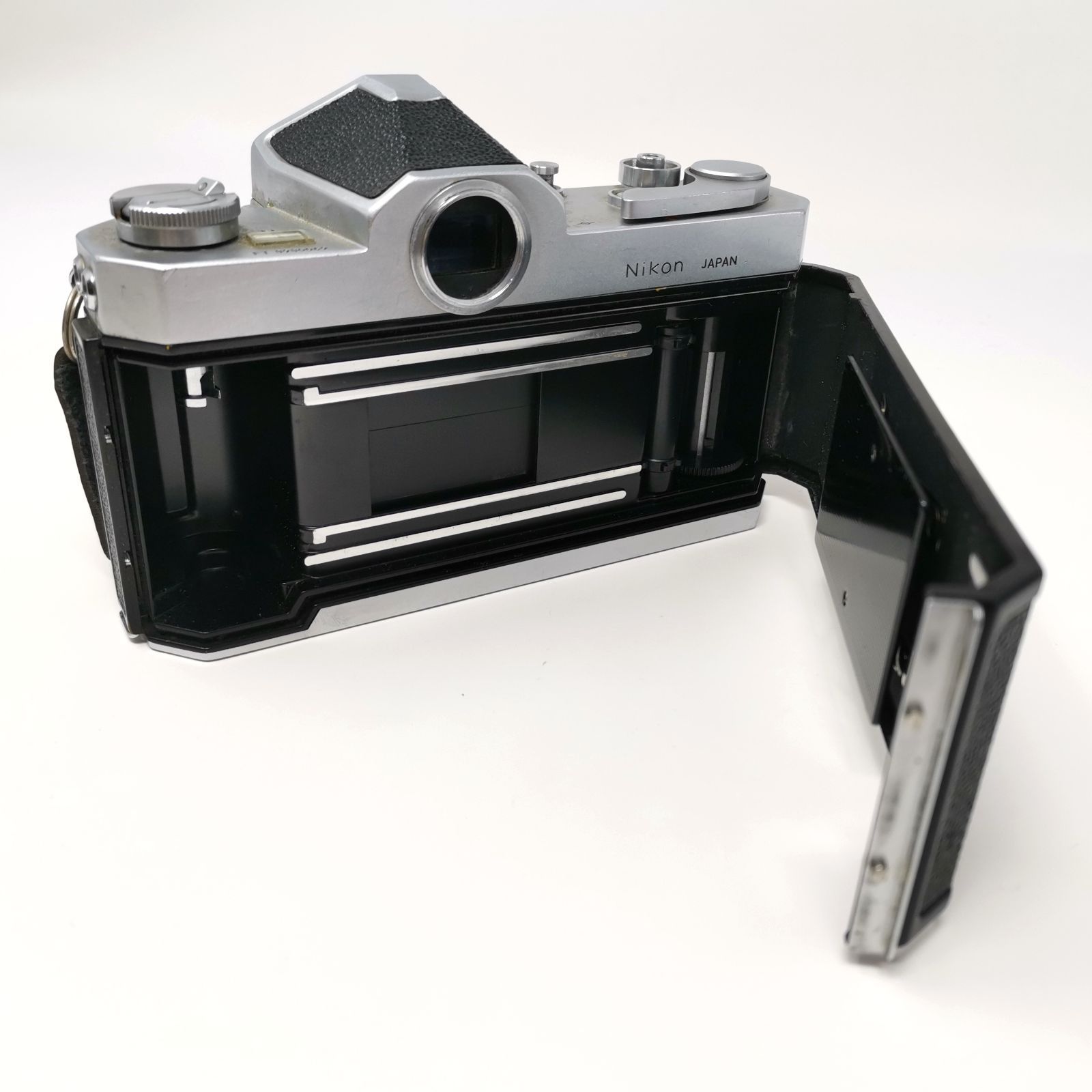 フィルムカメラ Nikon Nikomat FT + Nikkor-H AUTO 50mm Nikon Nikomat FTN + NIKKOR-H Auto 50mm F2 (ボディ・レンズ共に整備