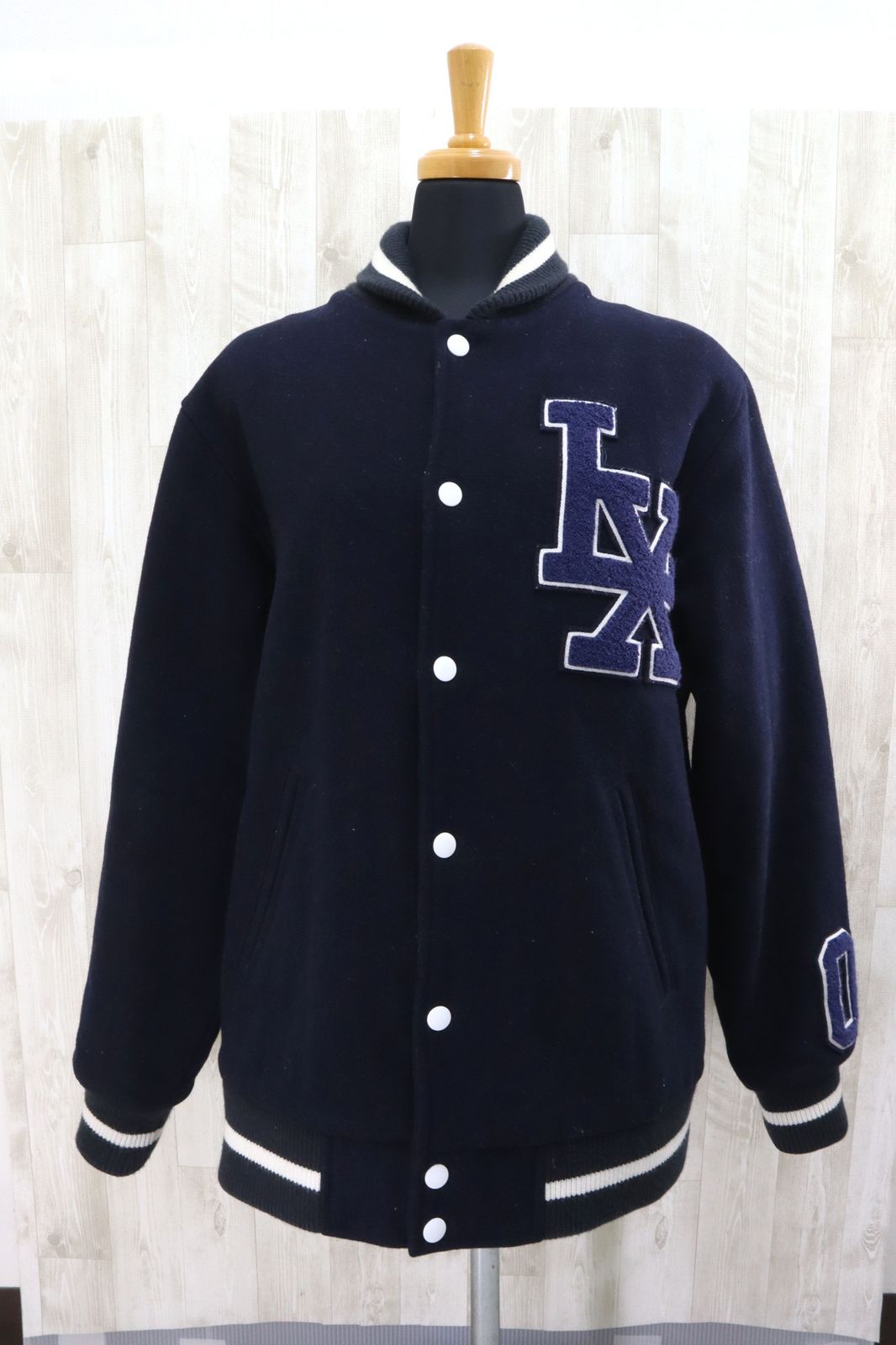 X-LARGE ゴリラ　エクストララージ　ブランドスタジャン　美品！ X-LARGE ゴリラ エクストララージ ブランドスタジャン 美品！ 【公式通販】