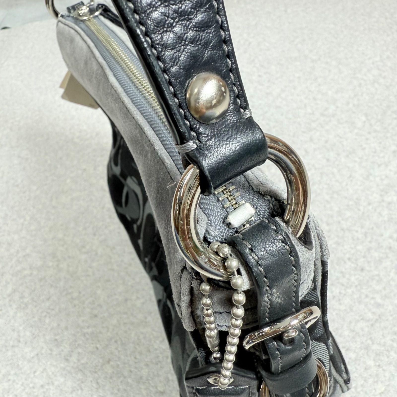 【新品未使用】COACH アクセサリーポーチ　ワンショルダーバッグ　シグネチャー 未使用タグ付き】COACH コーチ シグネチャー アクセサリーポーチ ワン