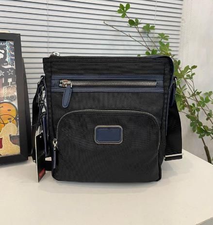 TUMI JARVISノースサウスクロスボディブラックネイビー
