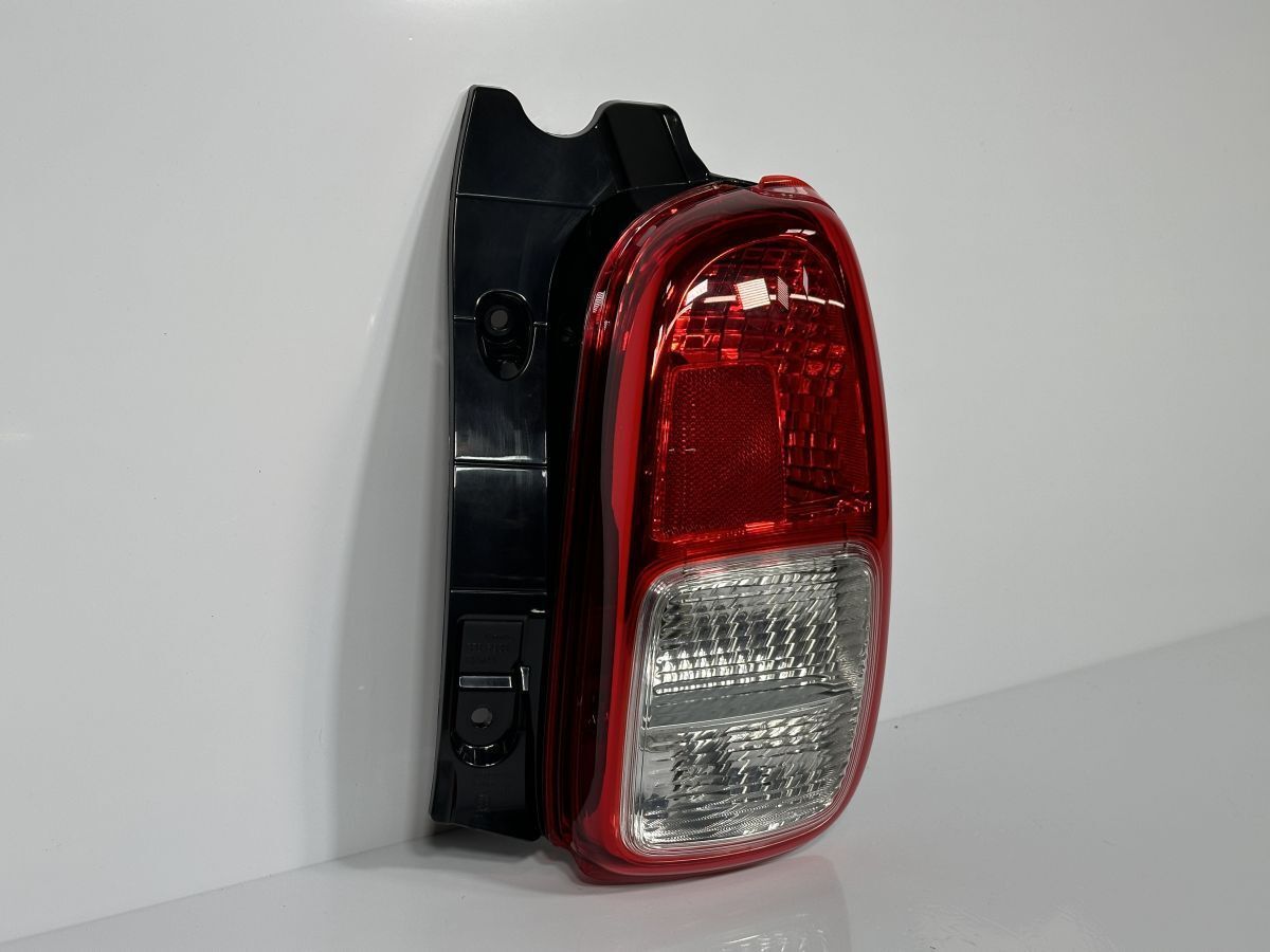 テールライト RH