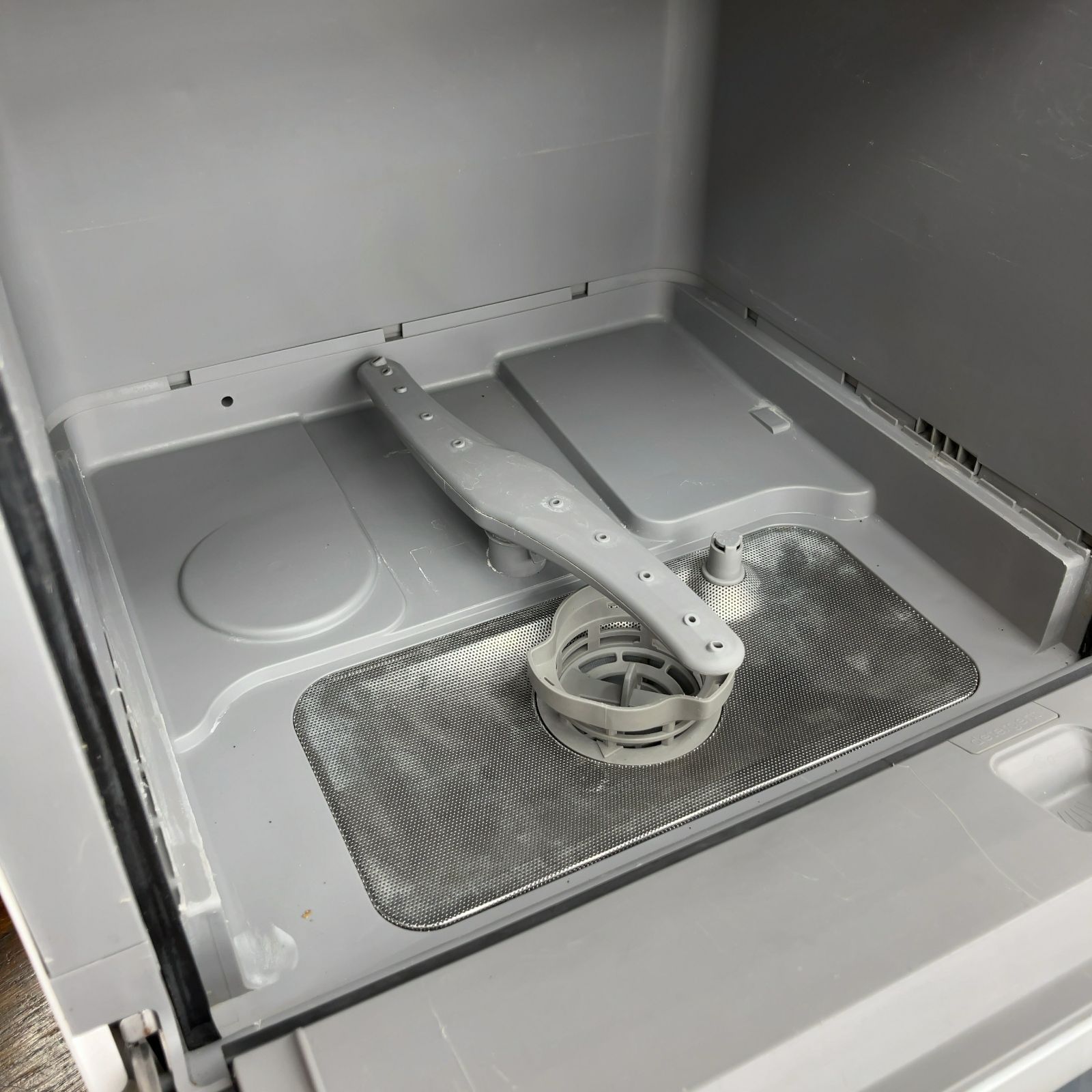 食器洗い乾燥機 食器洗い乾燥機SOLOTAホワイトNP-TML1-W