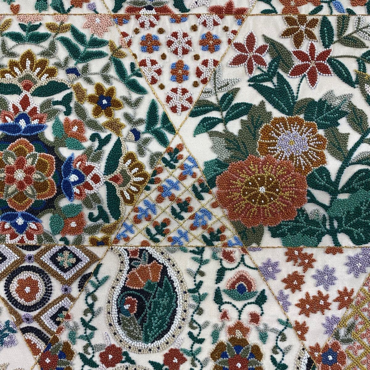 袋帯 名品 華文 草花 相良刺繍 金糸 クリーム お太鼓柄 正絹