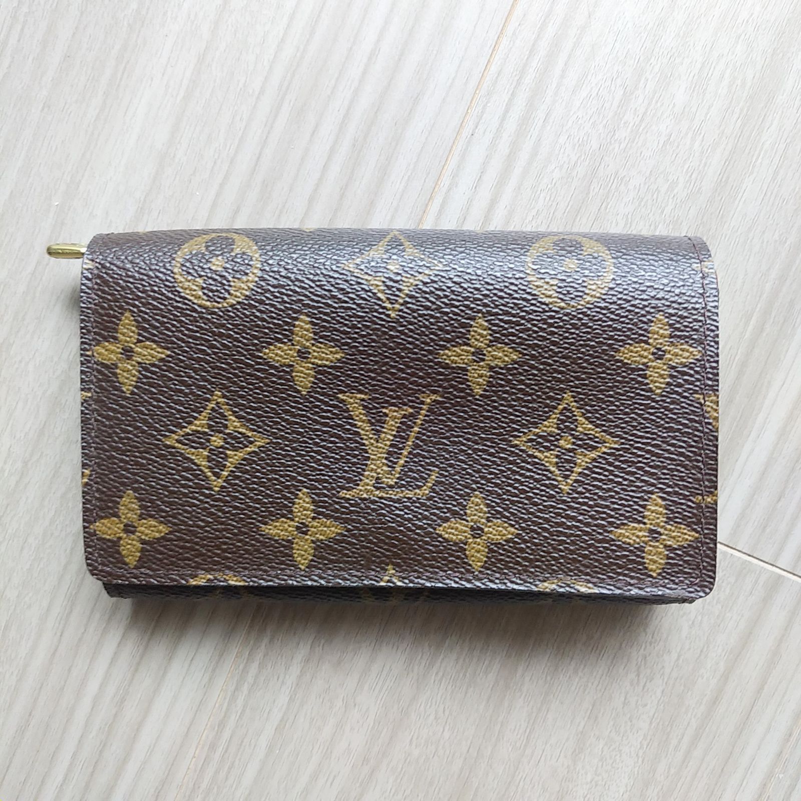 ルイヴィトン✨モノグラム トレゾール✨希少廃盤モデル 折り財布 国内正規品 ルイヴィトン✨モノグラム トレゾール✨希少廃盤モデル 折り財布 国内