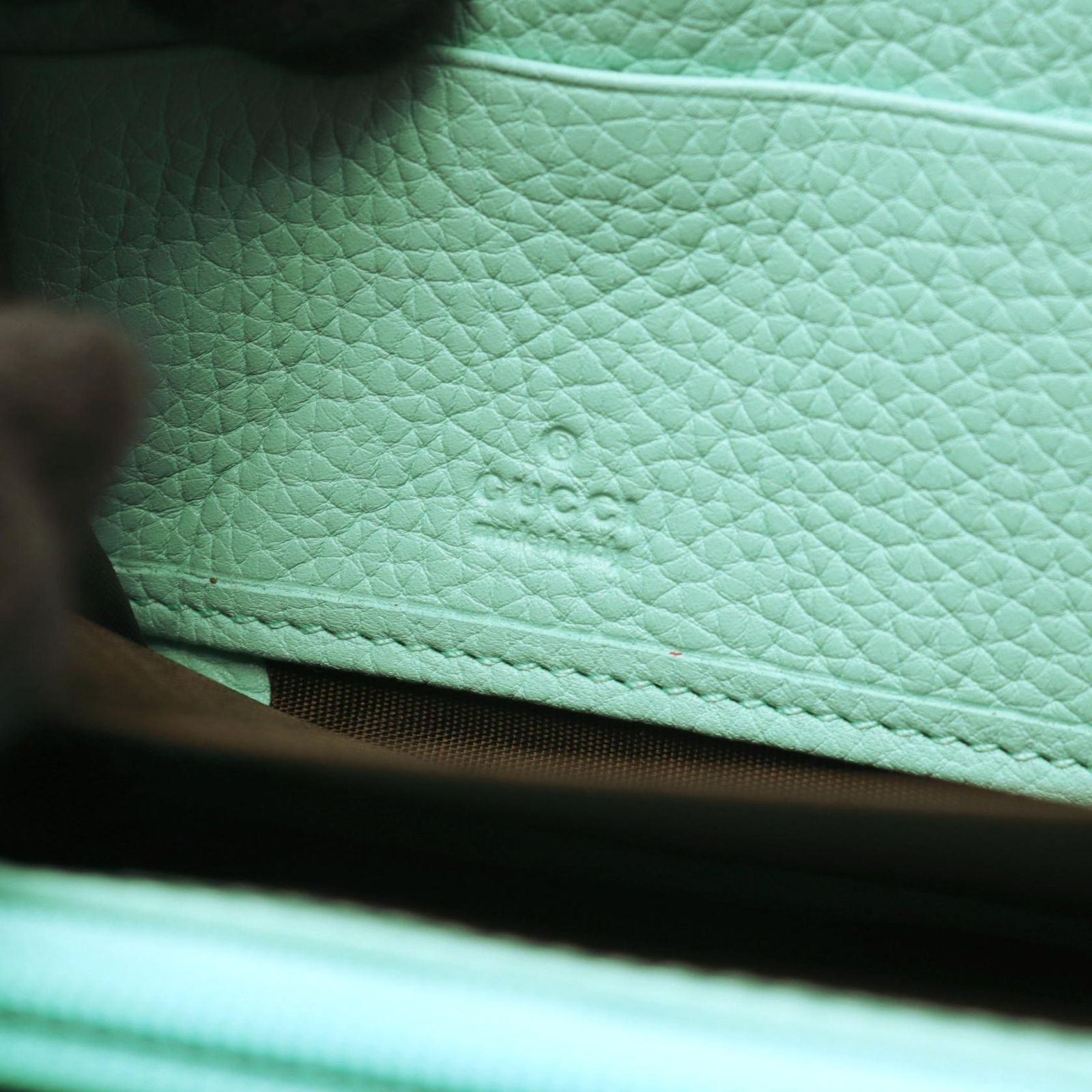 ティファニーブルー レザー