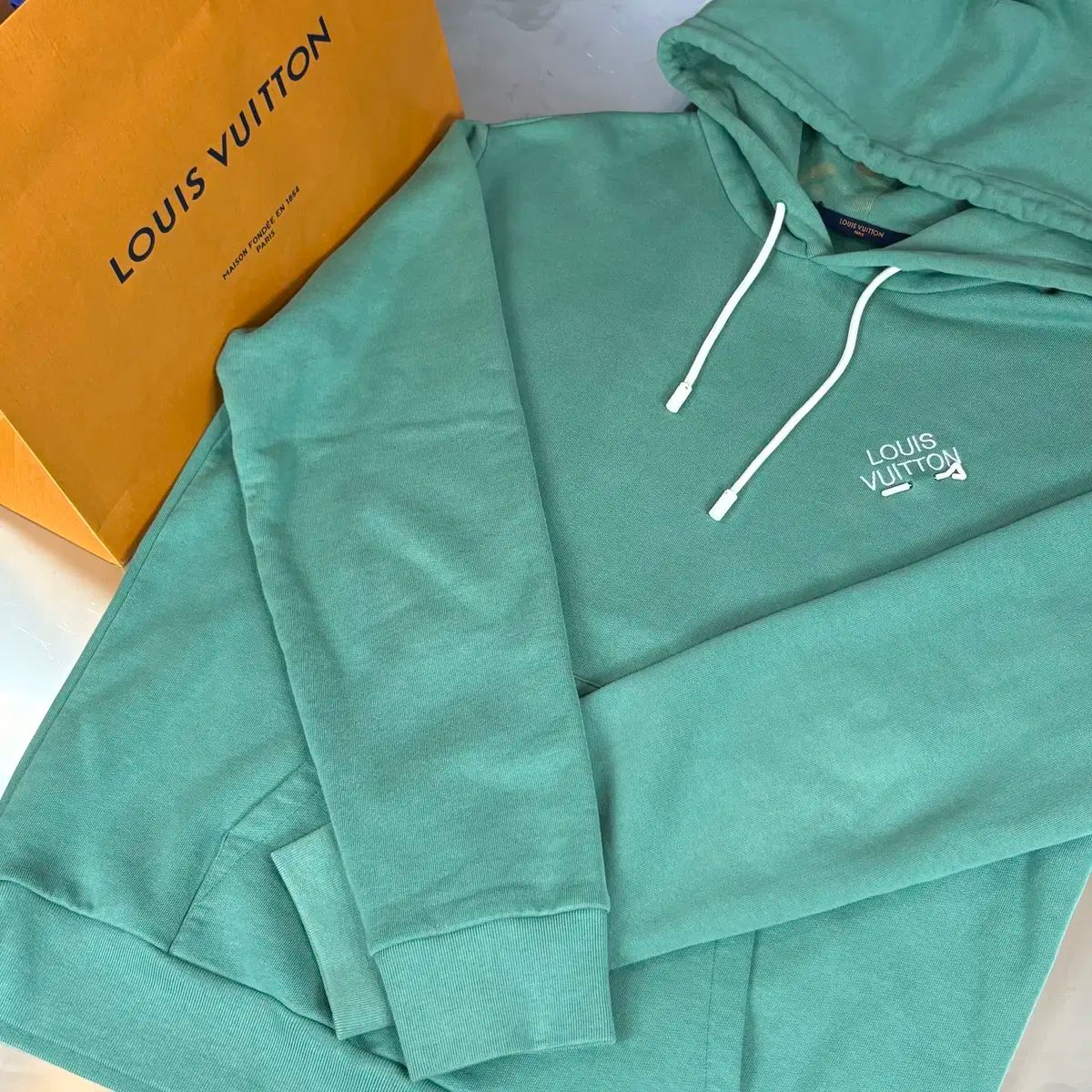 Louis Vuitton ルイヴィトン 刺繍 シグネチャー フード