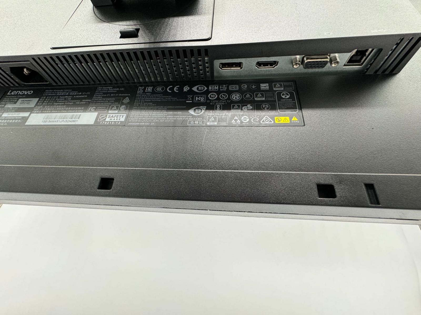Lenovo T23i-10 23インチモニター Lenovo ThinkVision T23i-10 | Overview, Specs, Details | SHI