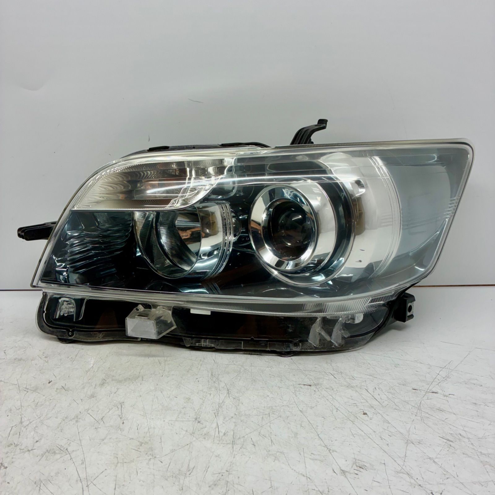 Y 美品【コーティング済】NZE151 ZRE152 ZRE154 カローラ ルミオン