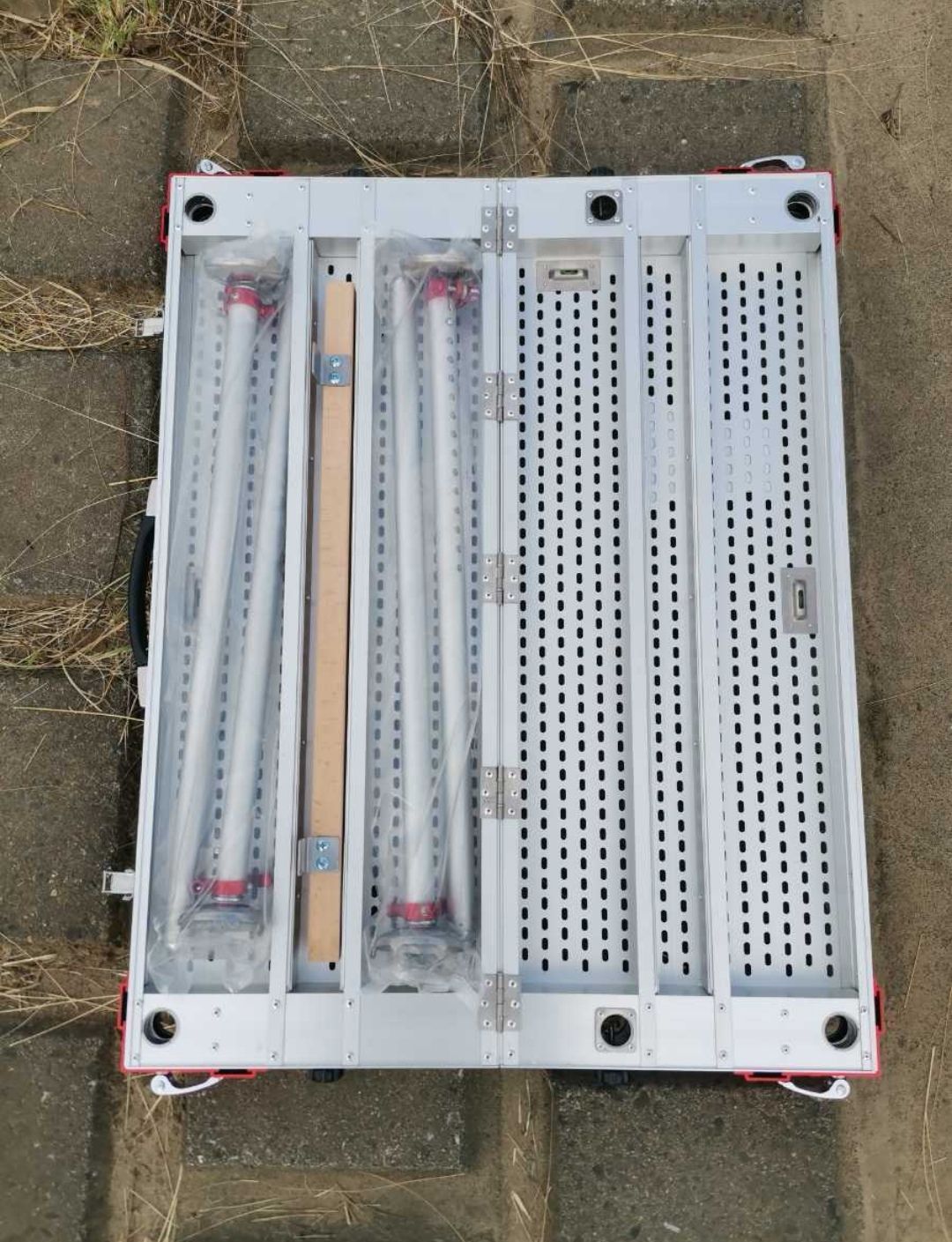  釣楽工房製スーパーウルトラCR 9070 業界最大サイズ90 cm 70 野釣り最適 ダブルロッククリップ式 スライド足 ストッパ付き 安定性は抜群 ワイドサイズ その他 フィッシング