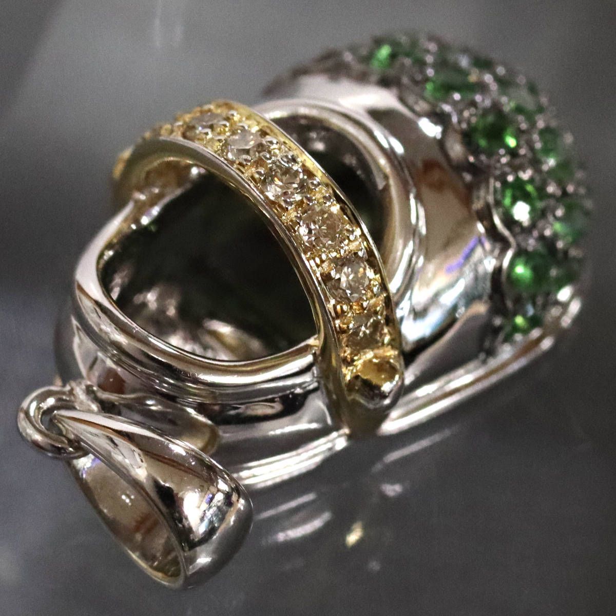 18K/750エメラルドダイヤモンドペンダントトップ 靴モチーフ E0.45 D0  