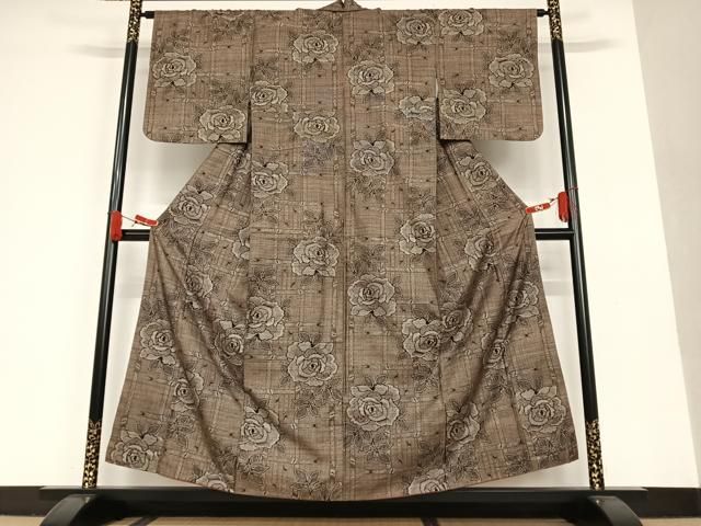 平和屋着物○本場大島紬 泥染め 割込み絣 格子花文 正絹 逸品