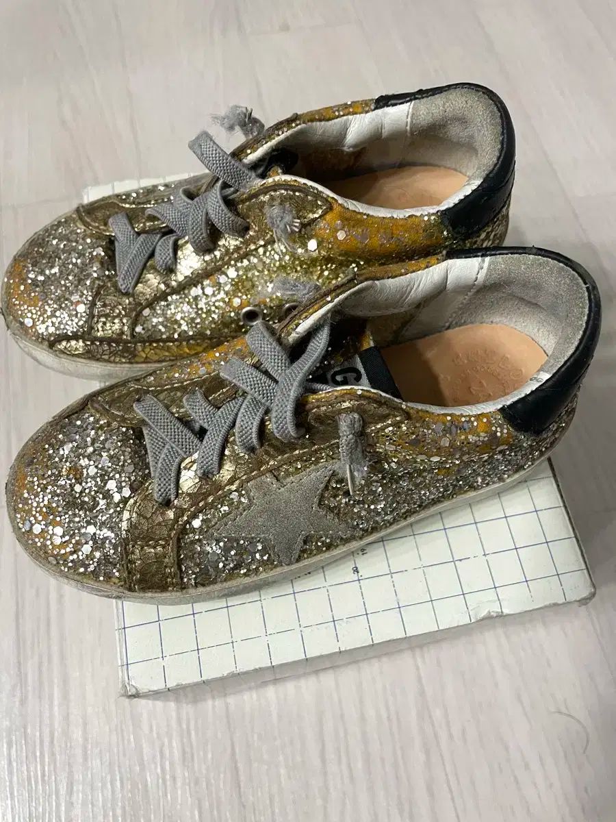 GOLDEN GOOSE ゴールデングース
