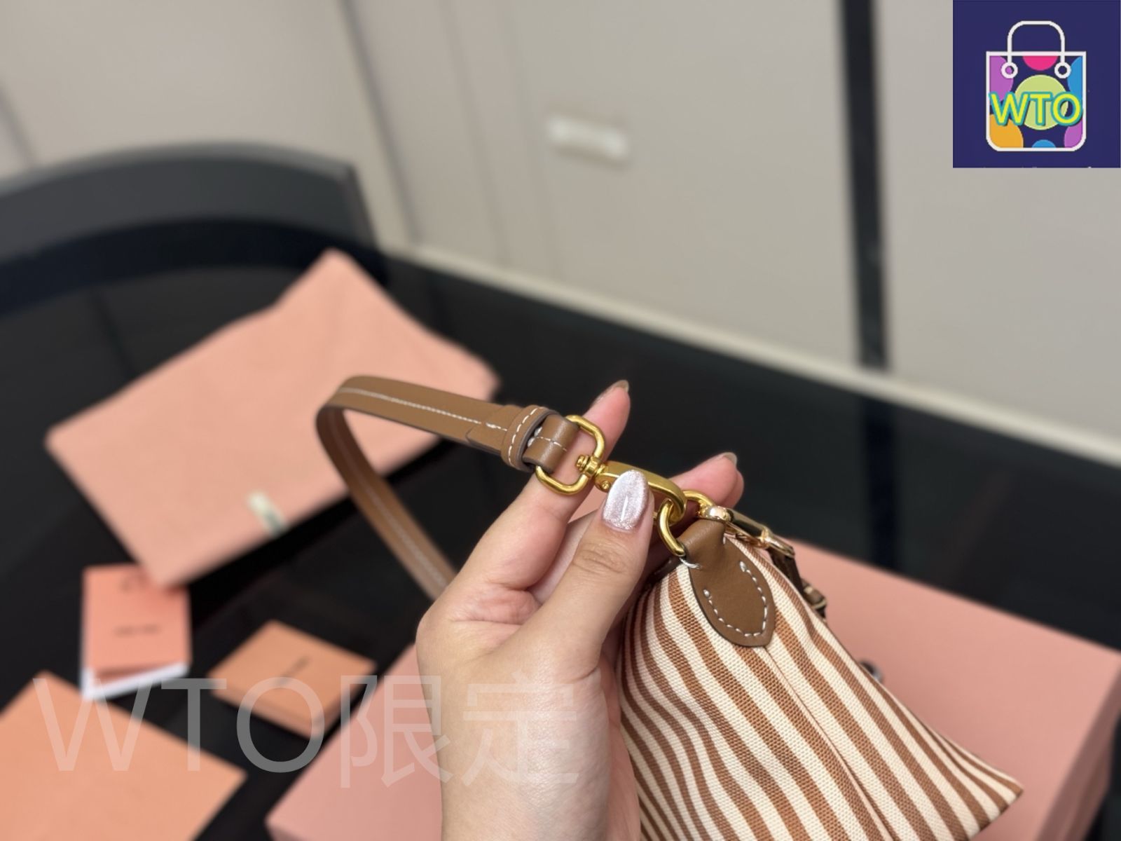 今日特価】Miu Miu ミュウミュウ キャンバス ランチボックス