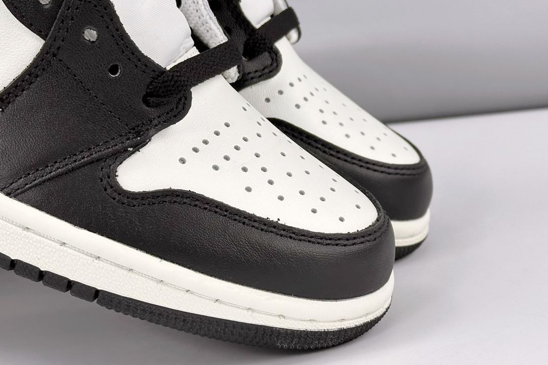 ナイキ エアジョーダン1 ハイ OG セイル/ダークモカ/ブラック