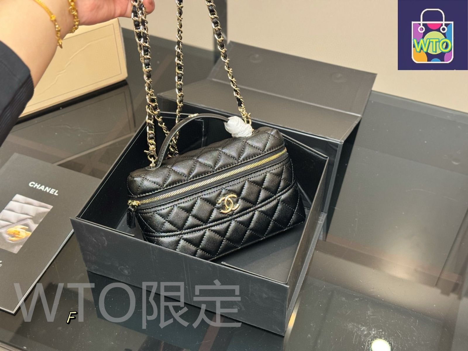 【安心の国内配送☆】CHANEL フード 今日特価】Chanel シャネル ランチボックスホボ 実用的で搭載