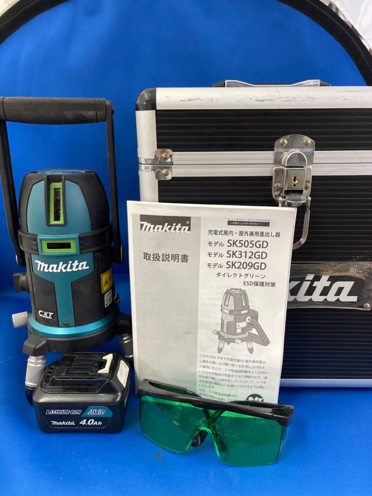 41％割引 makita(マキタ) 充電式屋内.屋外兼用墨出し器 SK312GD chachas.ca