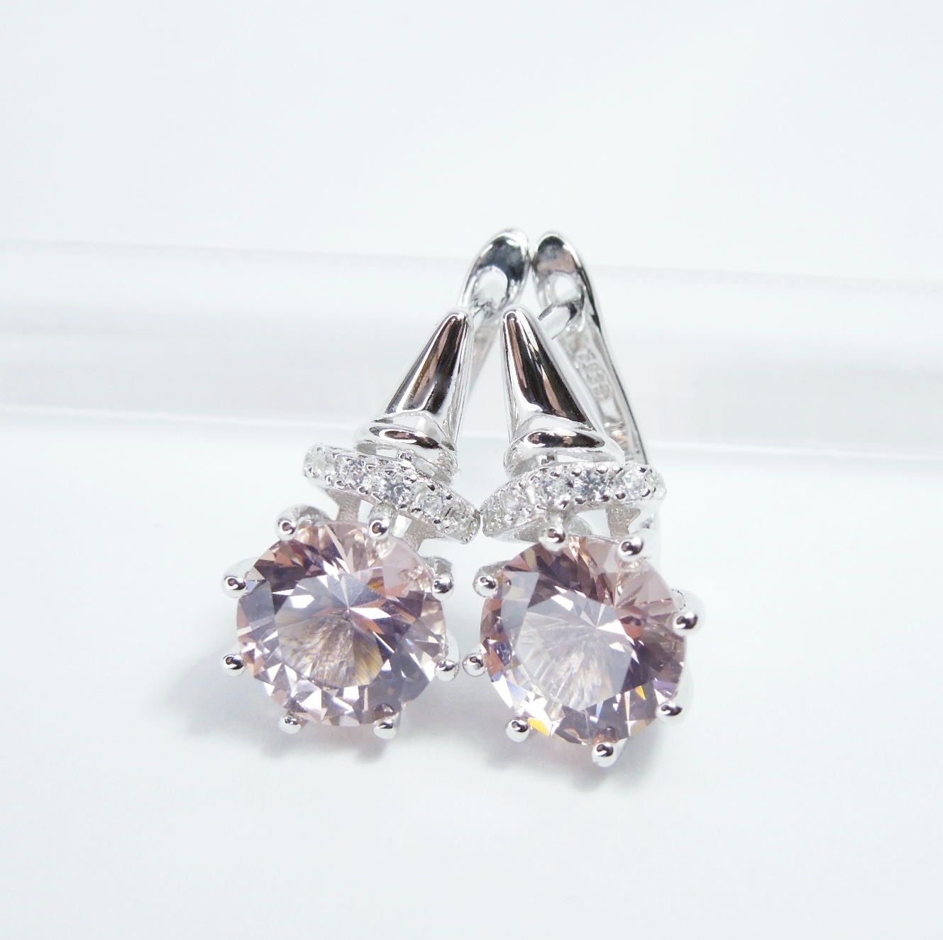 モルガナイト 8ｍｍ ペア ピアス Created Morganite - メルカリ