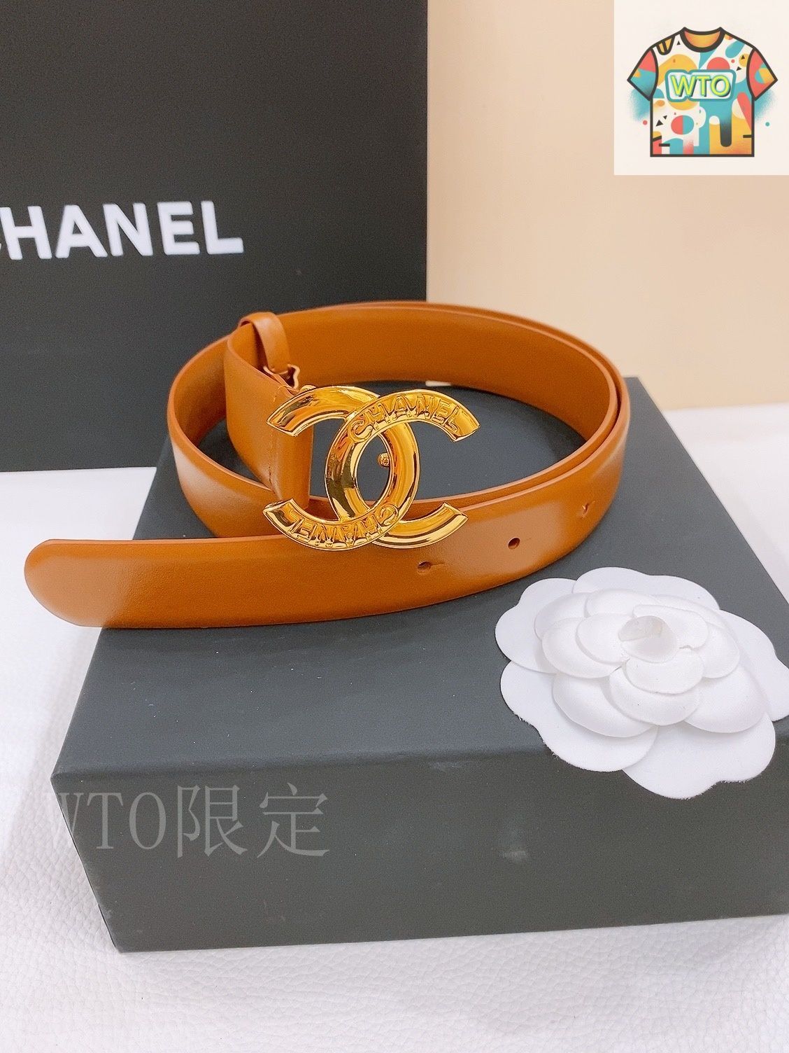 CHANEL ネイビー ベルベット ダブルブレストコート　シャネル　ブルー CHANEL シャネル コート 103万 深い ダーク ブルー グリーン