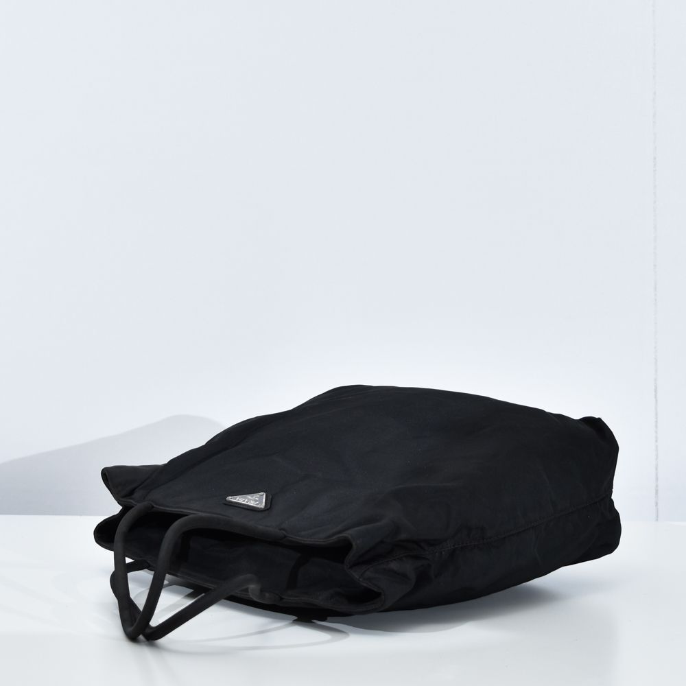 ◾️美品 正規品◾️PRADA トートバックレザー 黒 ステッチ入り ミディアム レザー トートバッグ (PRADA