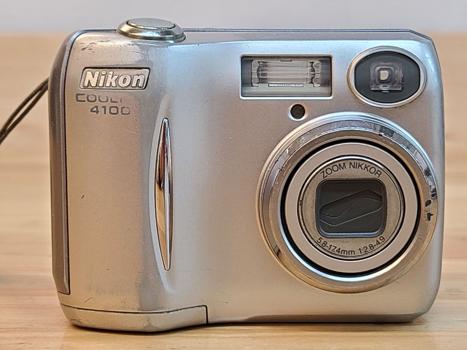 デジカメ Nikon ニコン COOLPIX 4100 【E1012-001】■