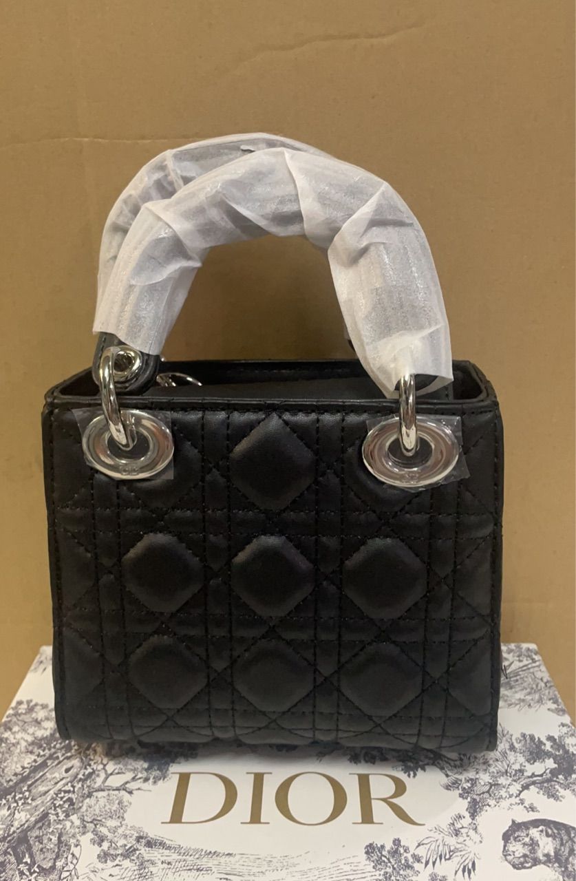本日限定価格?Dior ブラックレザー ショルダーバッグ - メルカリ