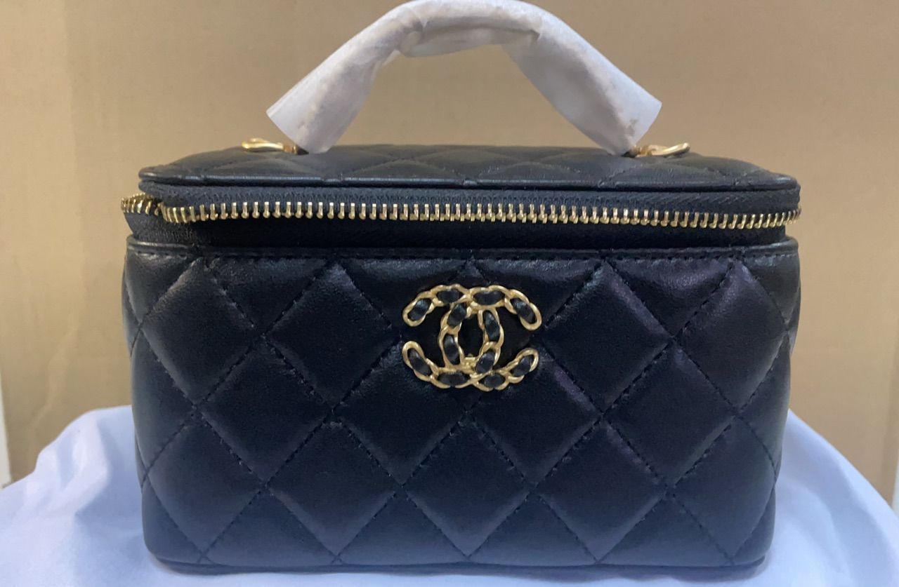 本日限定価格?CHANEL ブラック キルティング ポーチ - メルカリ