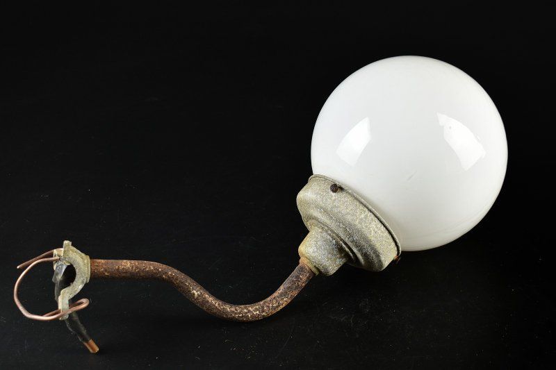 蔵A5507b レトロ 電笠 ランプ 乳白色 和照明 古民家外し品