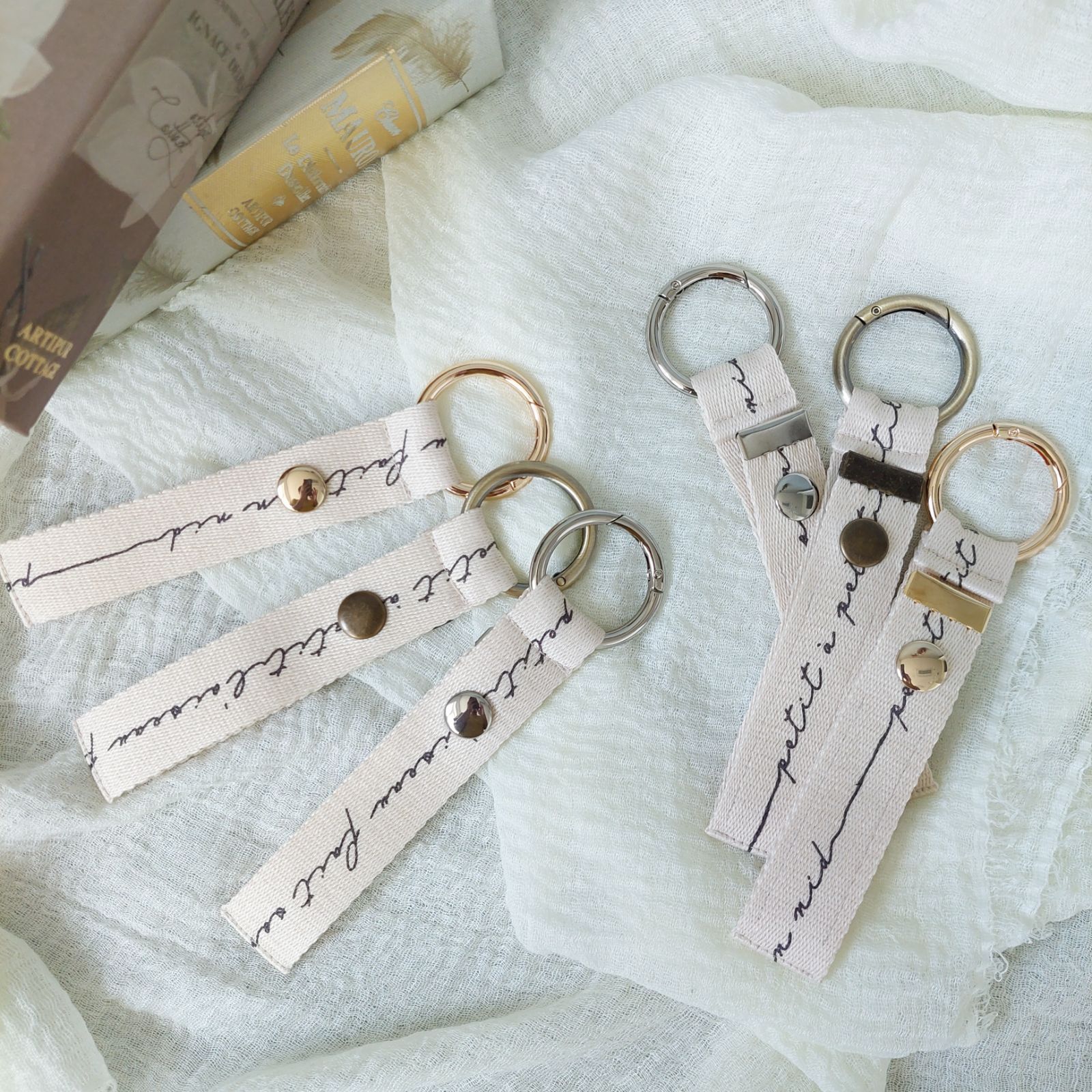 隠せるネームタグ お名前タグ キーホルダー ハンドメイド - メルカリ