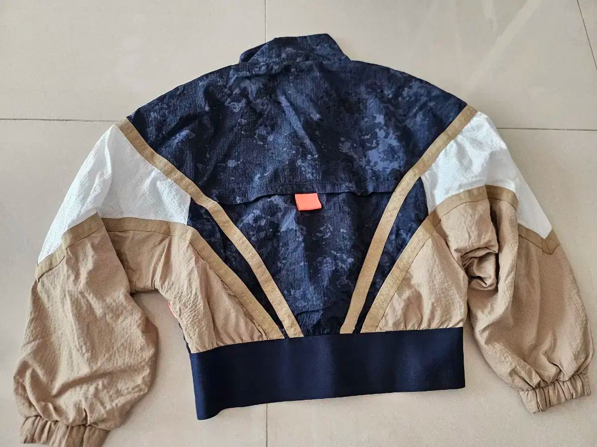 コート ウィンドブレーカー