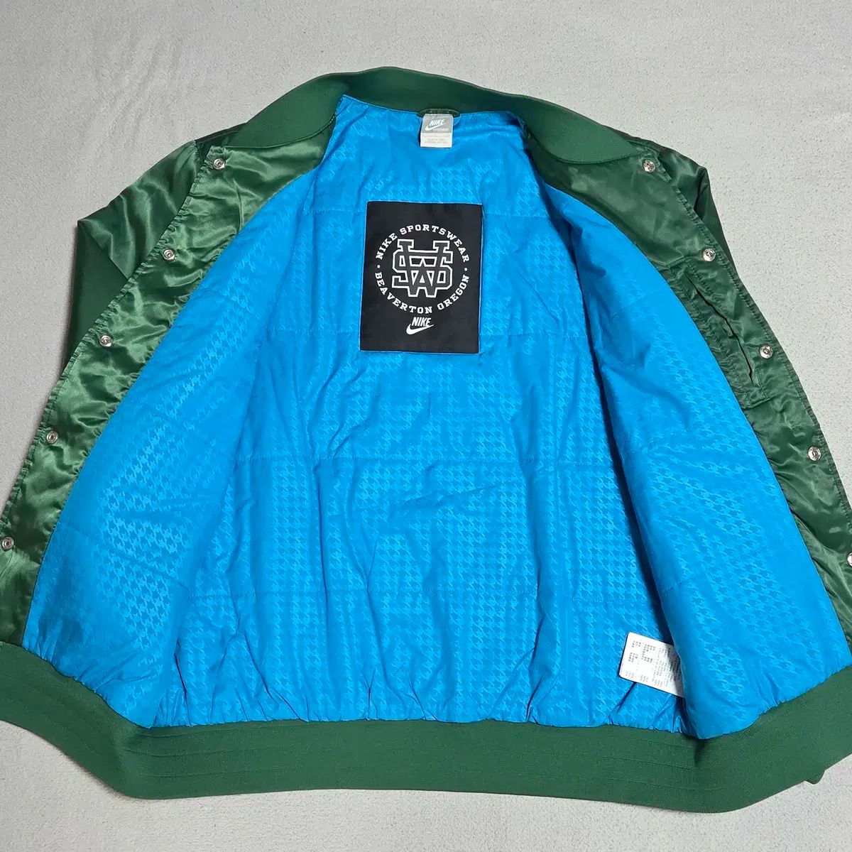 スタジアム サテン