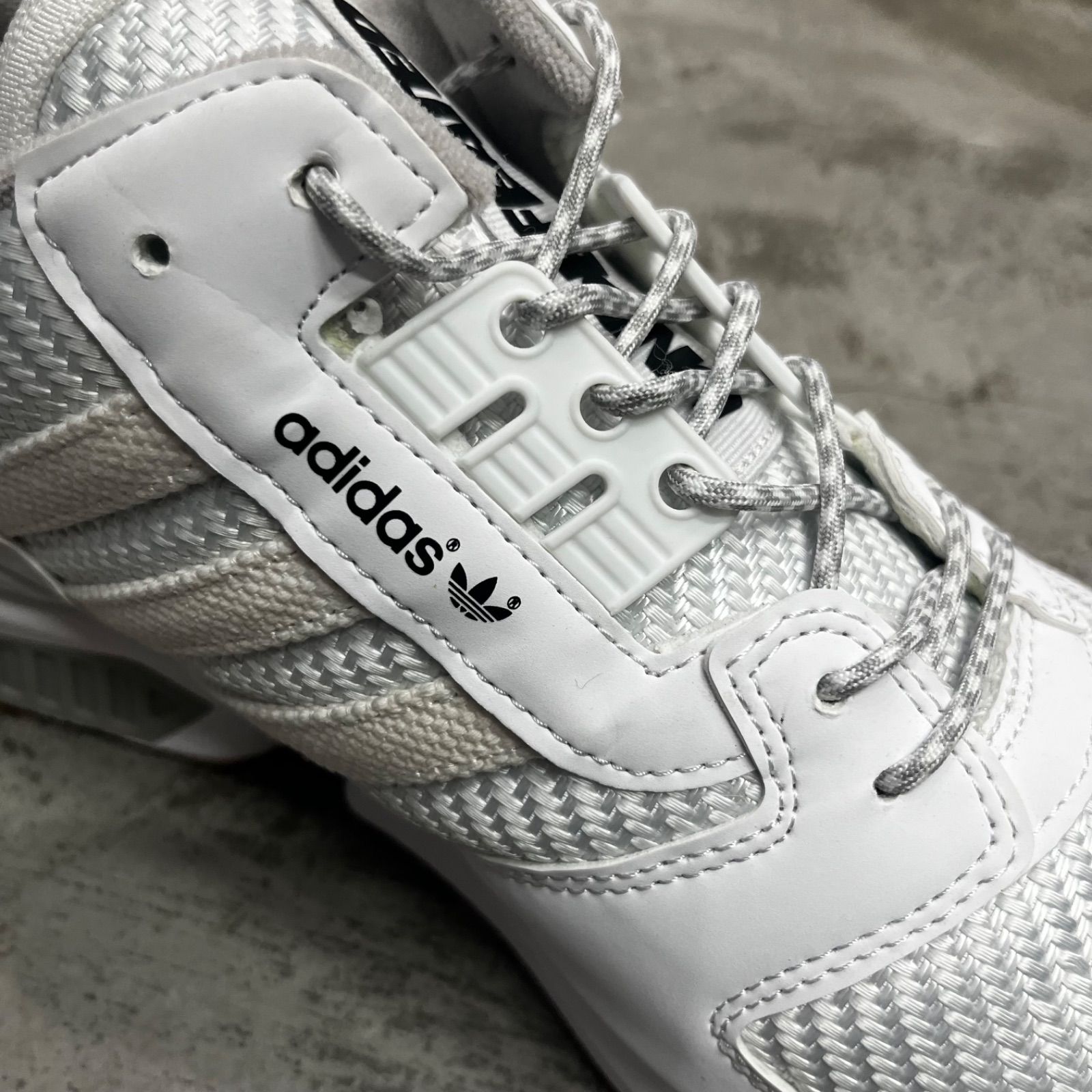 UNDEFEATED NEIGHBORHOOD ADIDAS コラボ スニーカー ZX8000 アンディ