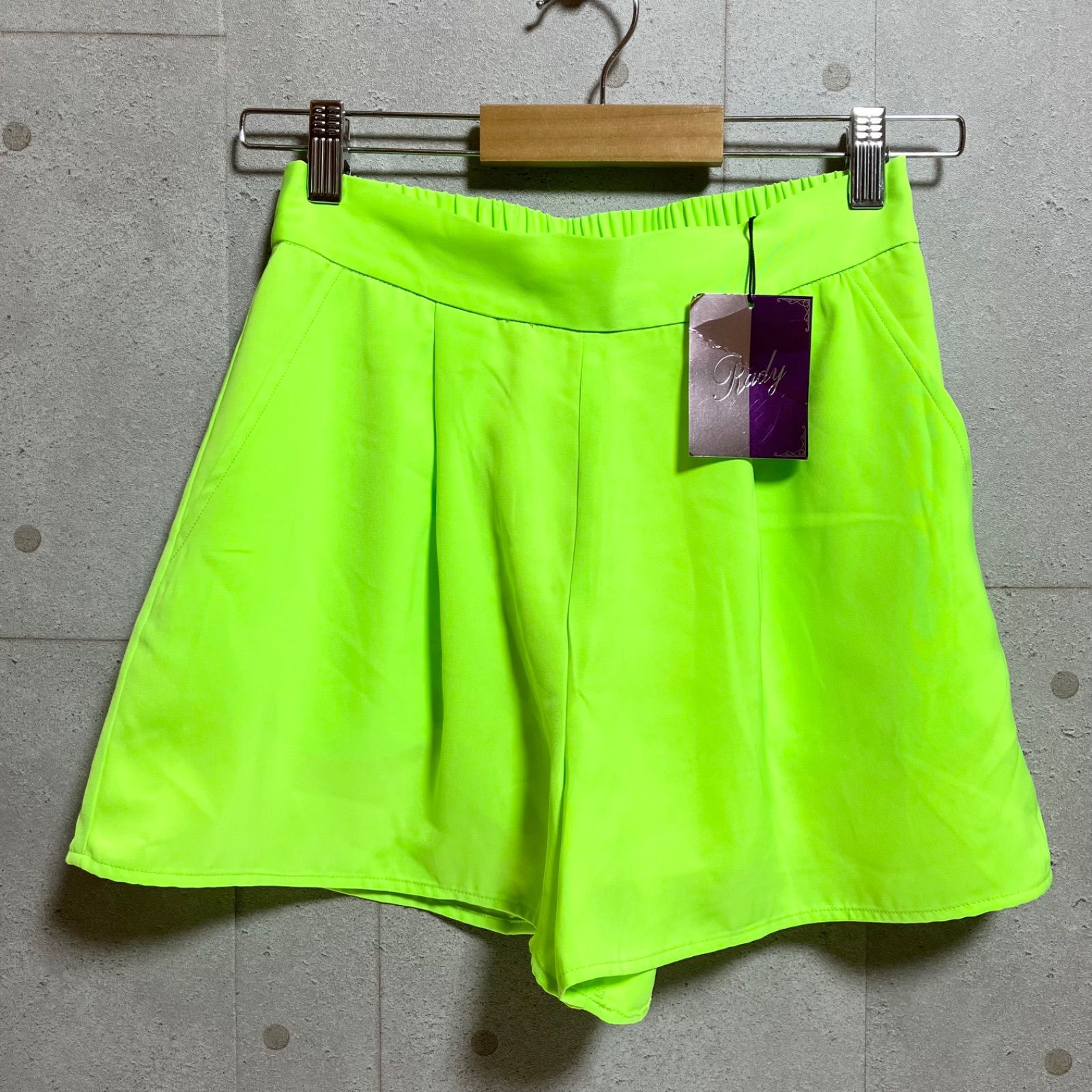 タグ付き Rady レディー ショートパンツ ショーツ 蛍光 イエロー