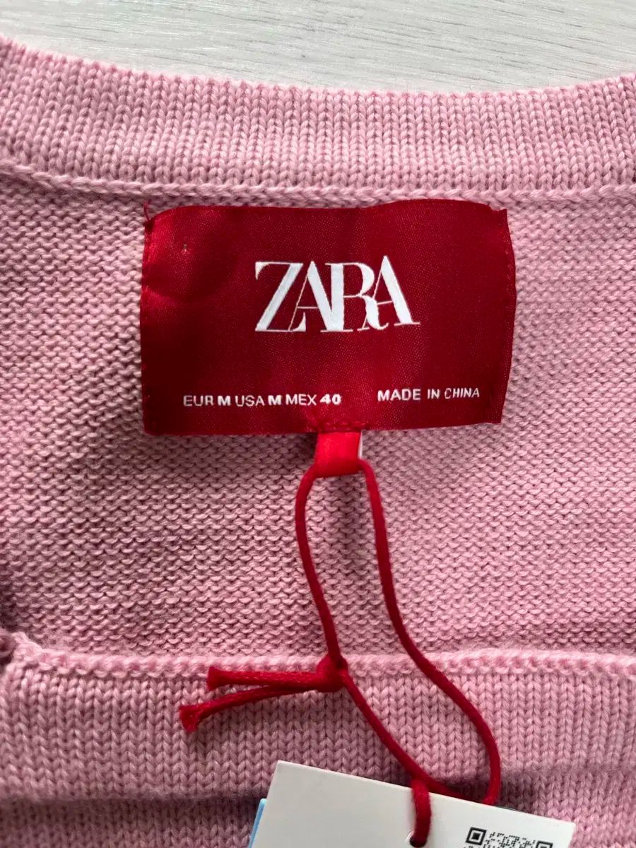 ZARA ＆ ハリー ランバート コラボ ニットベスト