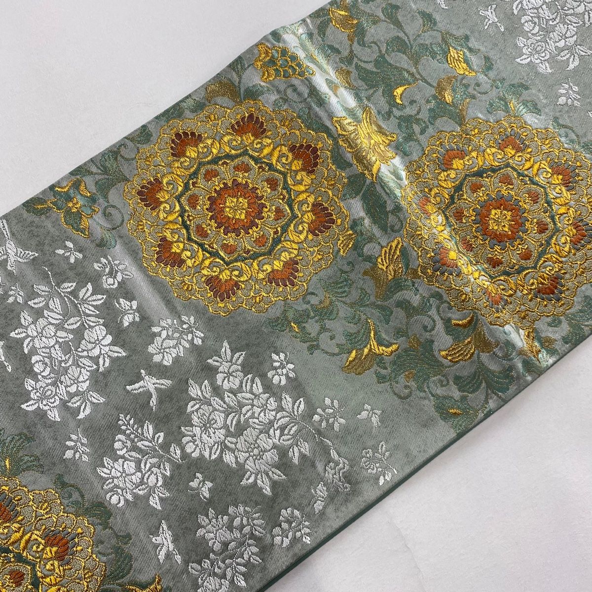 袋帯 美品 秀品 関西仕立て 天平瑞宝唐草文 華文 草花 金糸 箔