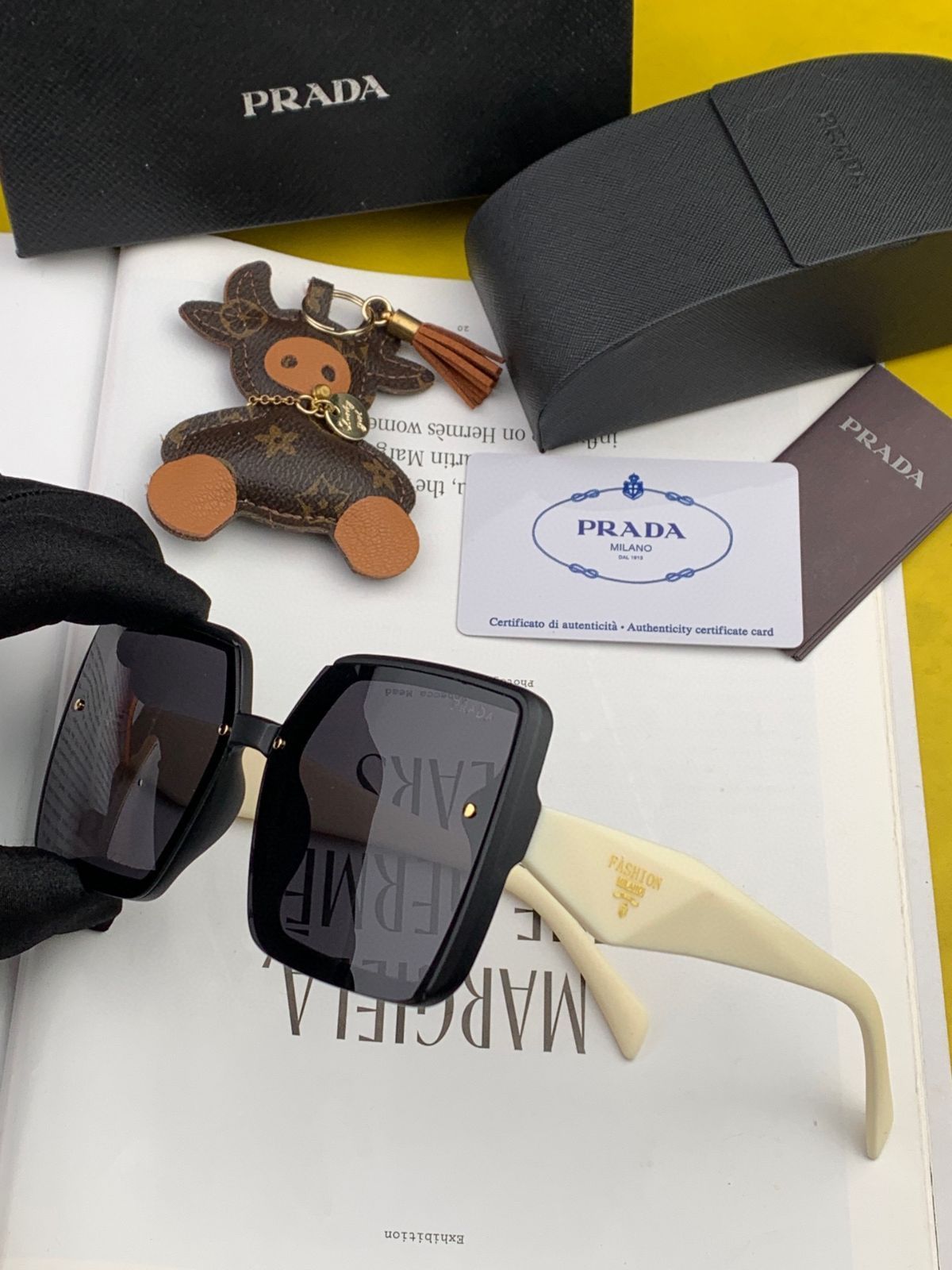 PRADA ブラック サングラス ラウンドフレーム TR 偏光シリーズ、Prada】今日限定特価！プラダ 大フレーム
