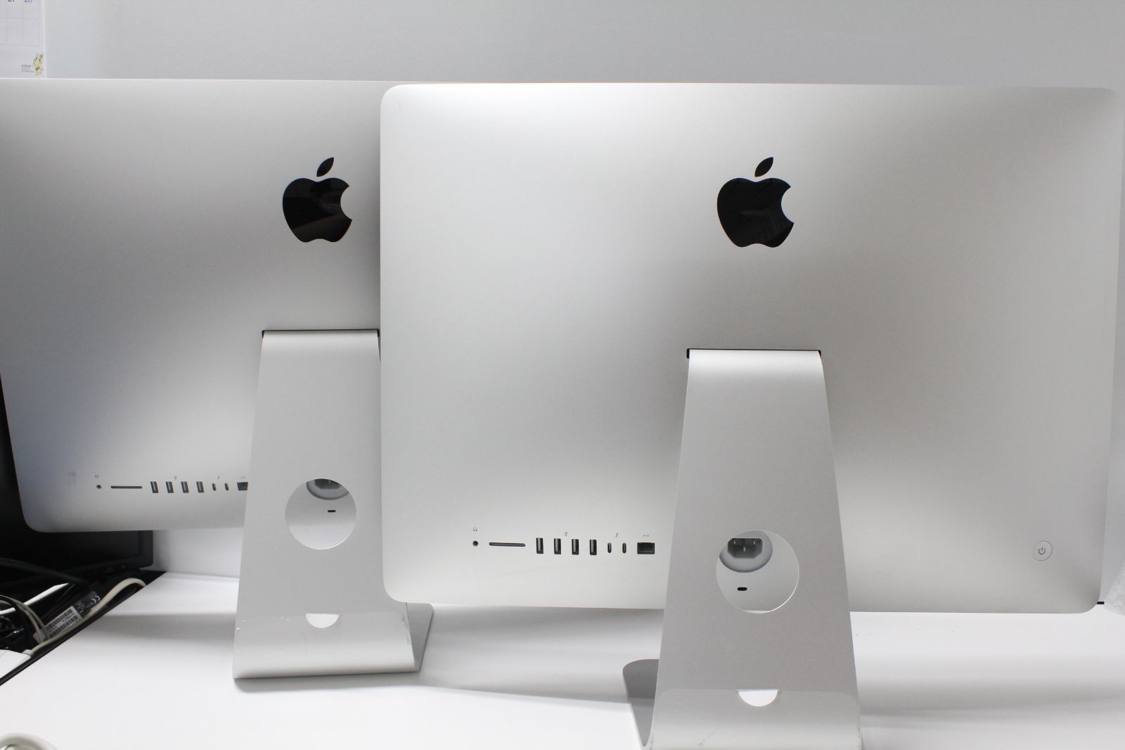 iMac（21.5インチ,2017）HDD1TB/8GB〈MMQA2J/A〉⑥ 【公式通販】