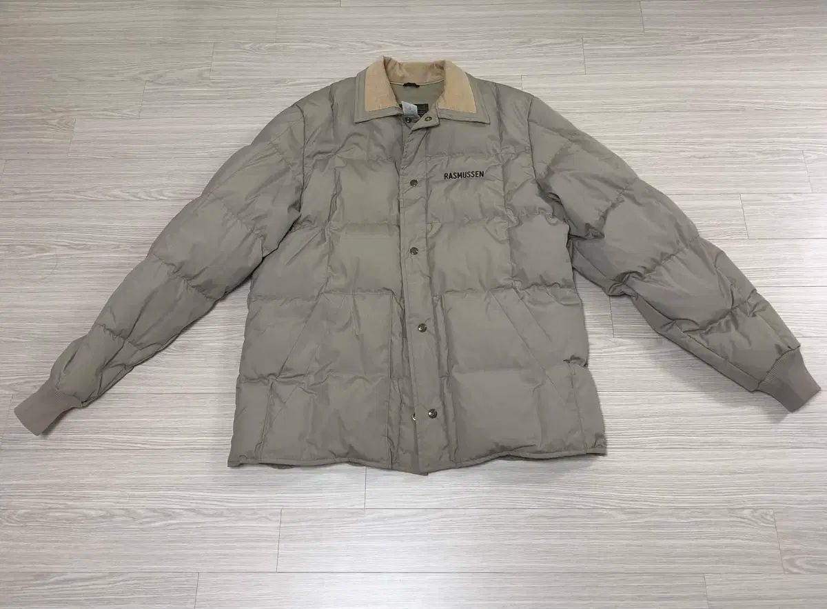【雷市場（ポンジャン）商品韓国直送】 80s made in usa EDDIE BAUER(エディー・バウアー) ヴィンテージ ダウン ジャケット