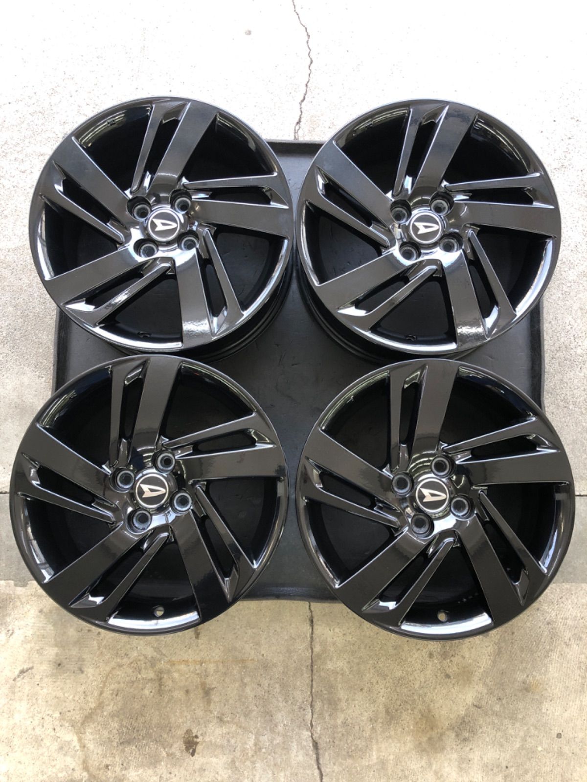 ダイハツ ロッキー 16インチ純正ホイール