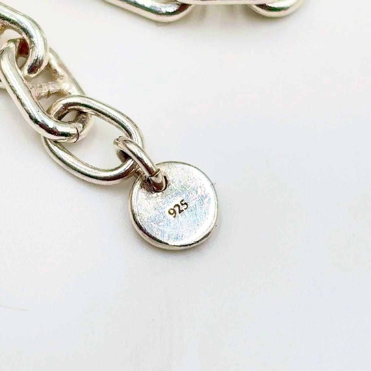 GEN NEUTRAL SV NECKLACE here