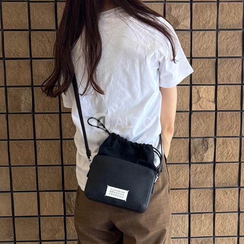 MAISON MARGIELA 5AC カメラバッグ ミディアム ☆送料関税込☆Maison Margiela 5AC カメラバッグ ミディアム