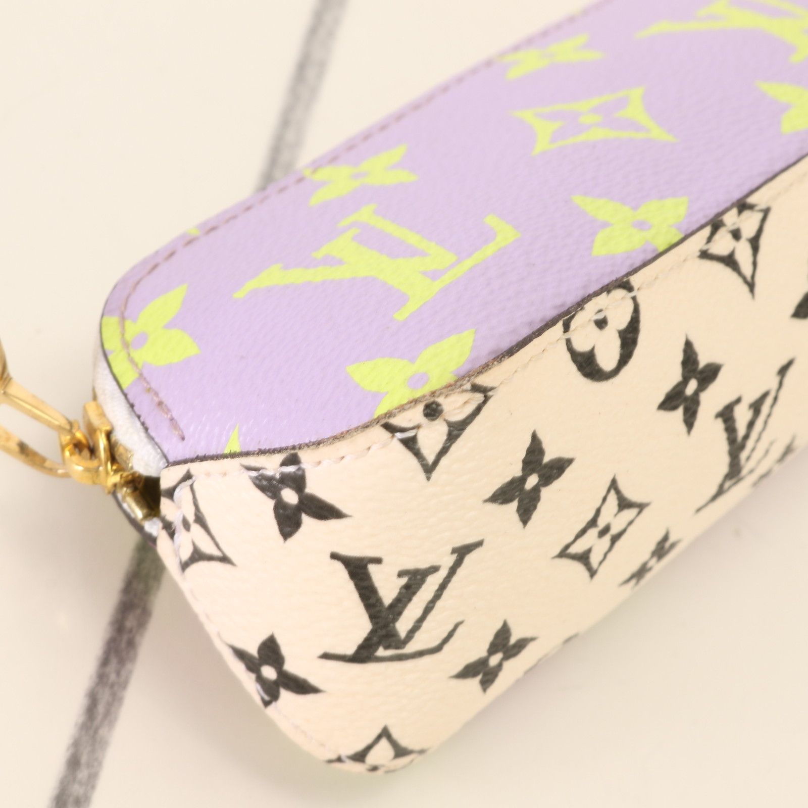 □極美品□現行型□ヴィトン□ジャイアント モノグラム□トゥルース 