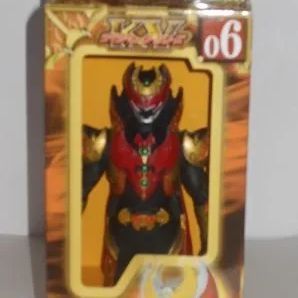 仮面ライダーキバ エンペラーヘルメット 等身大 着用可能 塗装済み完成品 仮面ライダーキバ』のヘルメット発売 | BARKS