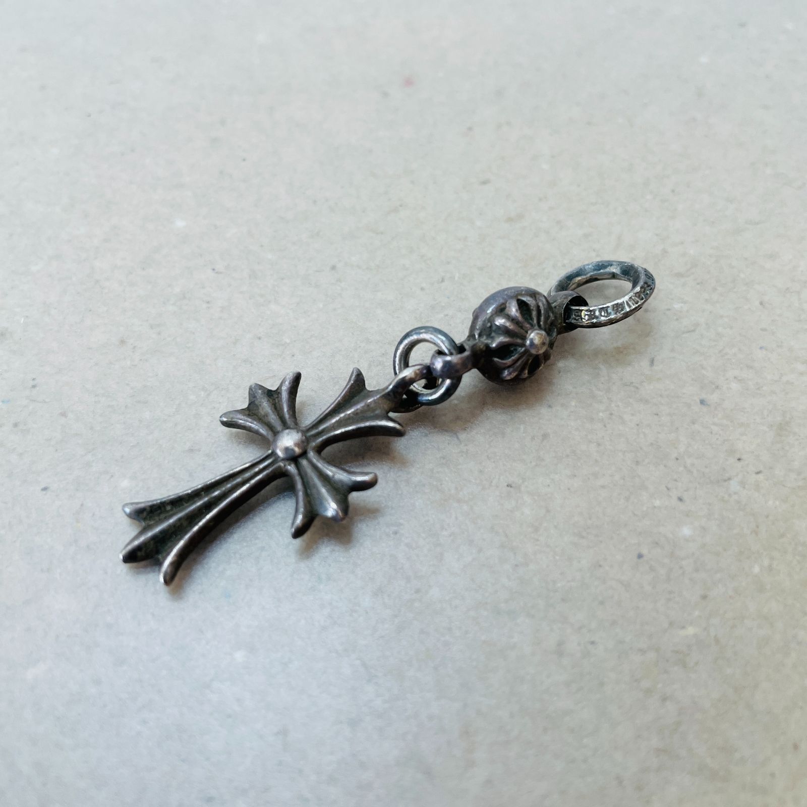 Chrome Hearts ペンダントトップ　1ボールタイニーCHクロス チャーム 　tC2765t　ネコポス発送