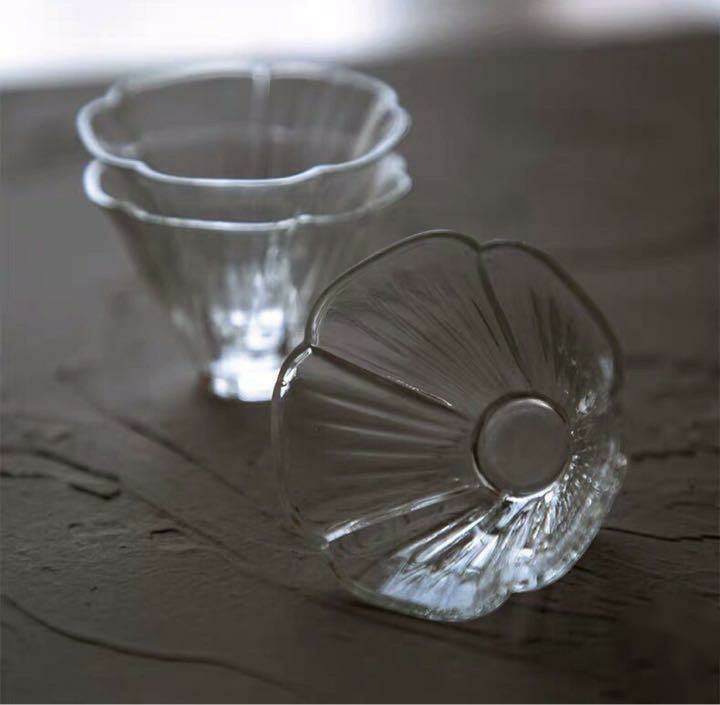 【ひっさんさま専用】ガラス製 茶杯（四つ葉）3点セット（バラ売り可）