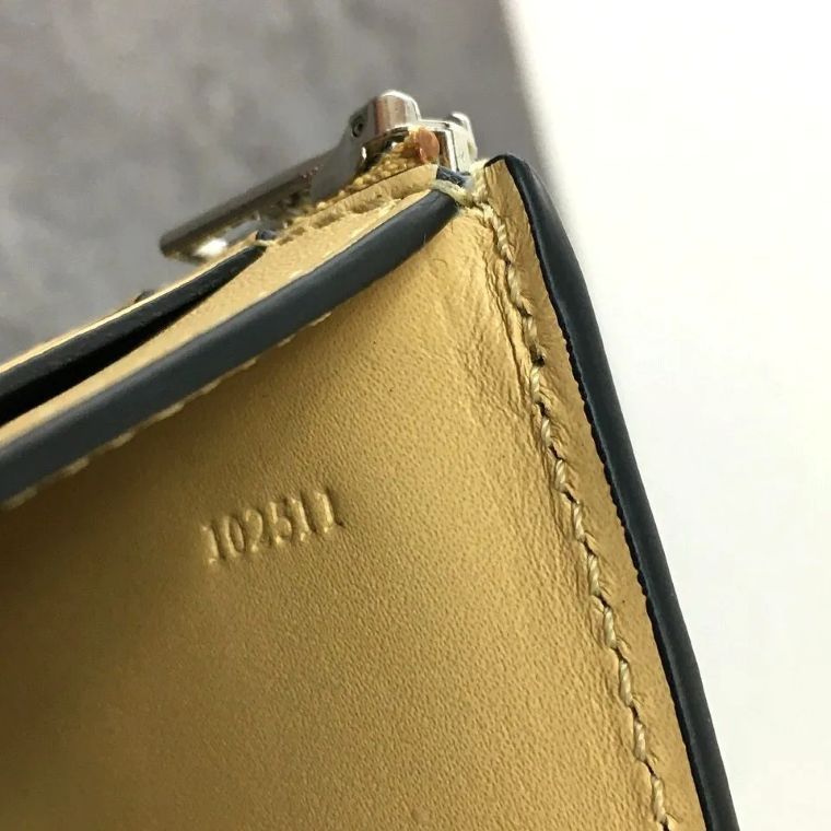 送料込み！ 未使用品 LOEWE バーティカルウォレットスモール 箱付き  